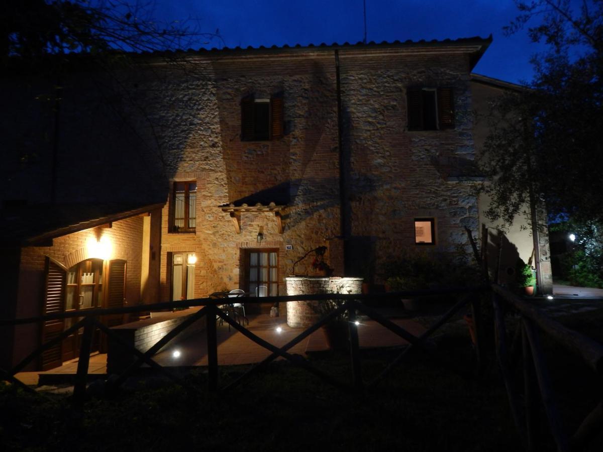 Fullino Nero Rta - Residenza Turistico Alberghiera Siena Exterior foto