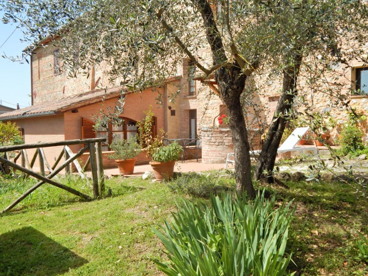 Fullino Nero Rta - Residenza Turistico Alberghiera Siena Exterior foto