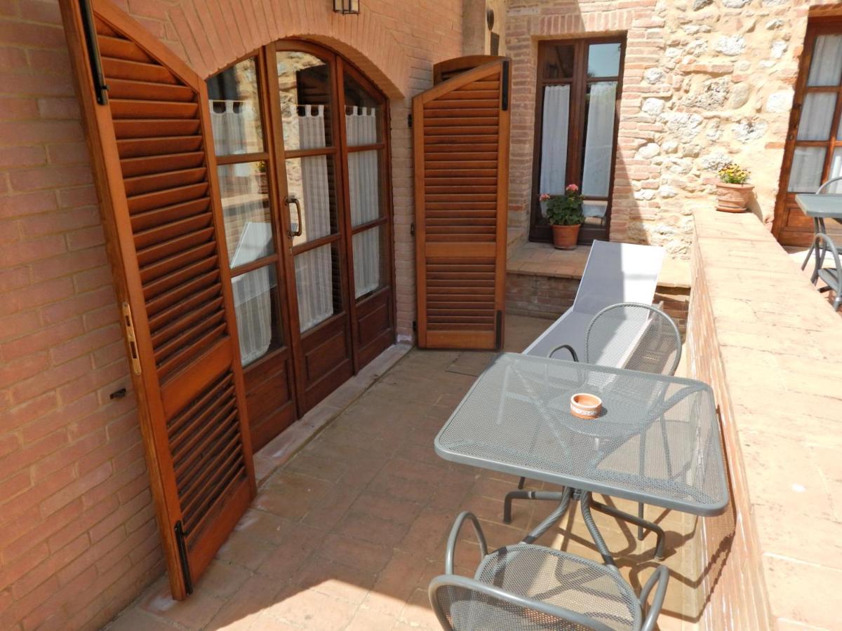 Fullino Nero Rta - Residenza Turistico Alberghiera Siena Exterior foto