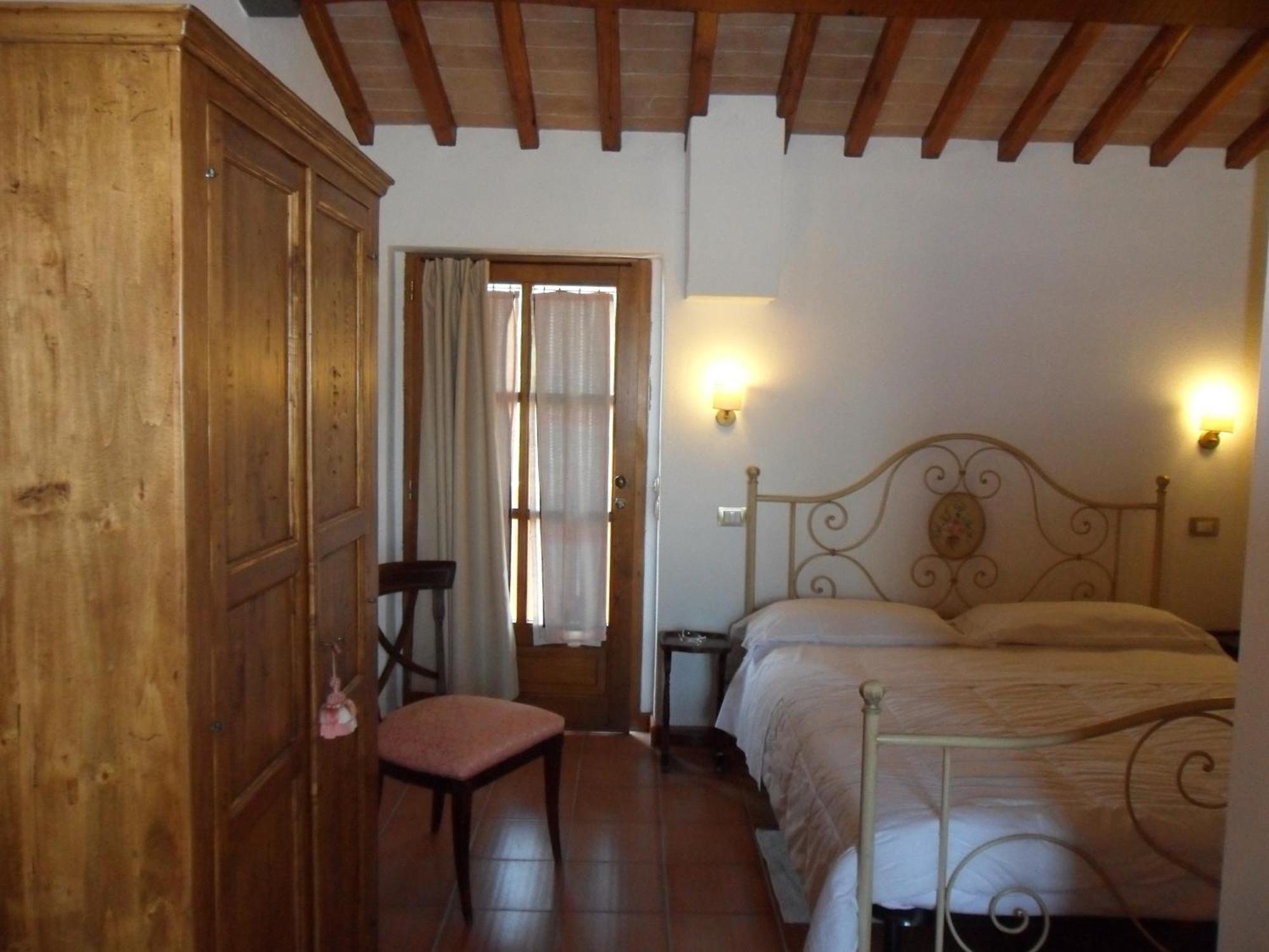 Fullino Nero Rta - Residenza Turistico Alberghiera Siena Exterior foto