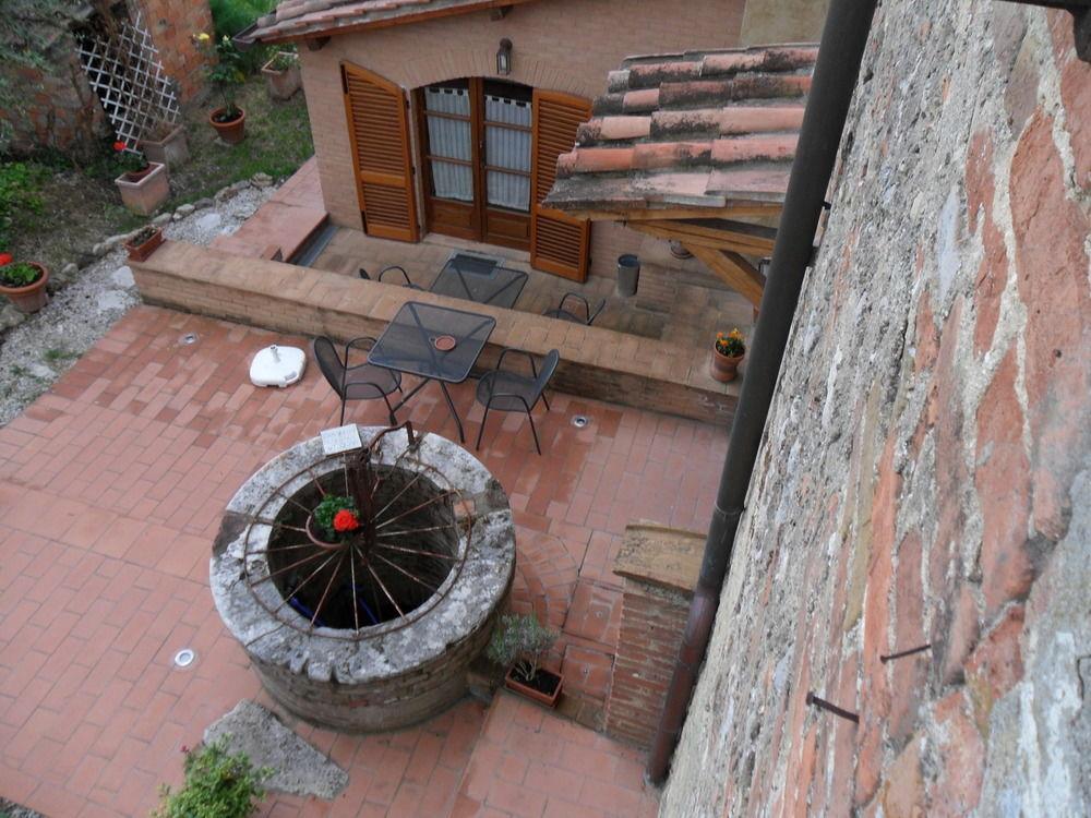 Fullino Nero Rta - Residenza Turistico Alberghiera Siena Exterior foto