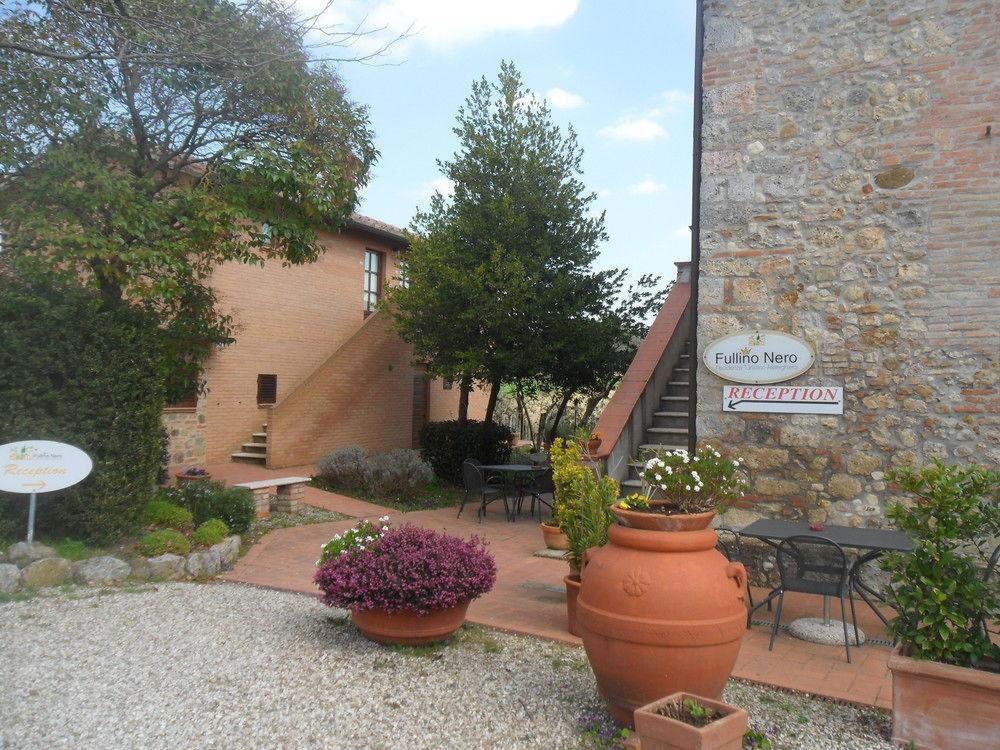 Fullino Nero Rta - Residenza Turistico Alberghiera Siena Exterior foto