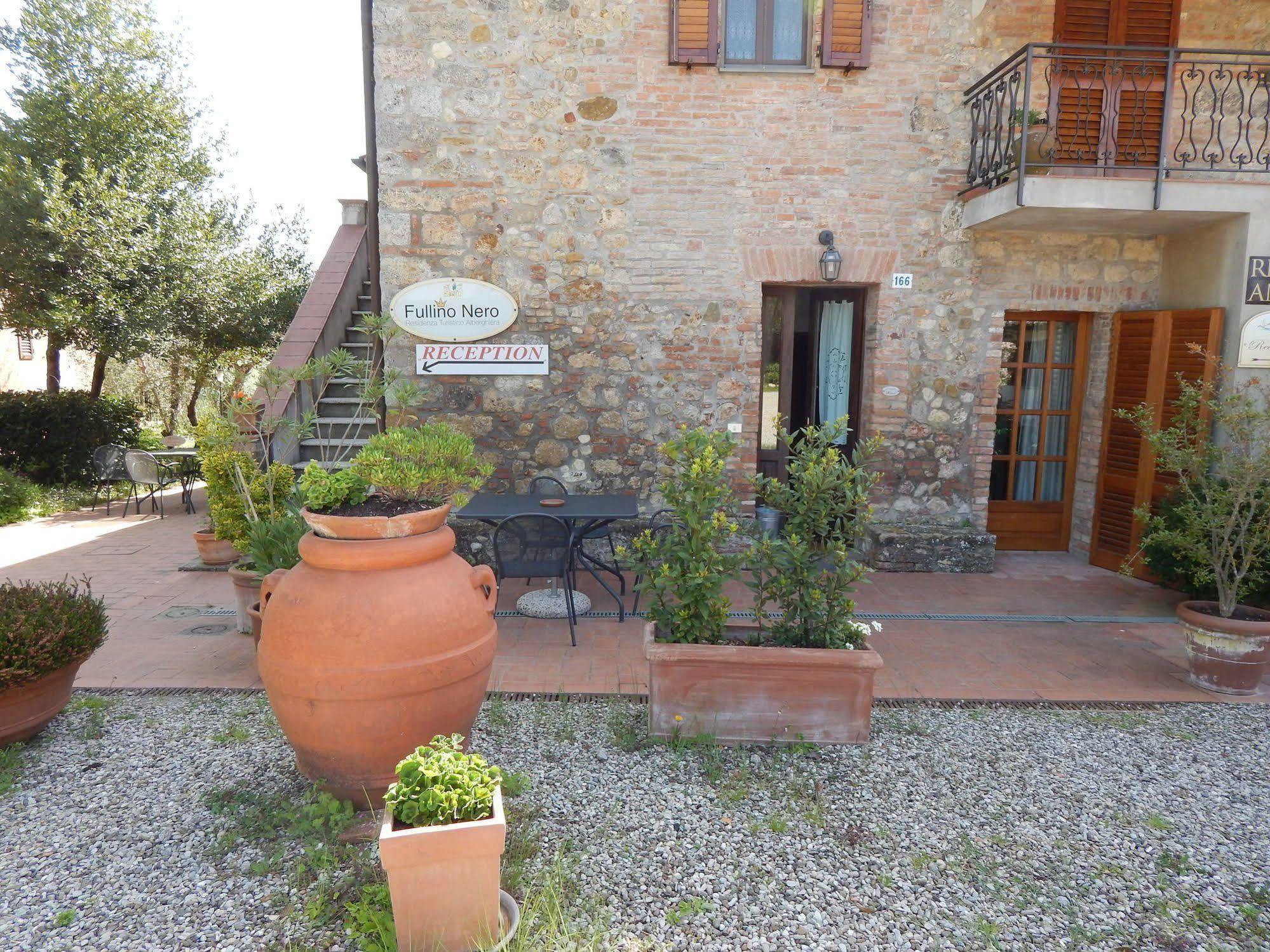 Fullino Nero Rta - Residenza Turistico Alberghiera Siena Exterior foto