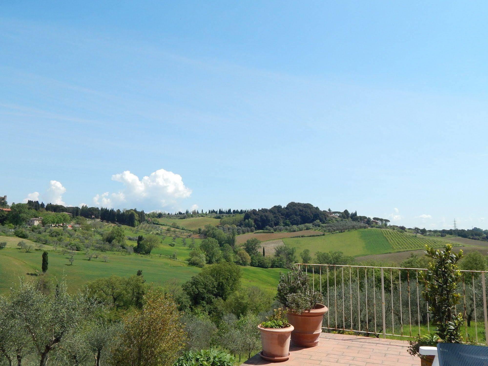 Fullino Nero Rta - Residenza Turistico Alberghiera Siena Exterior foto
