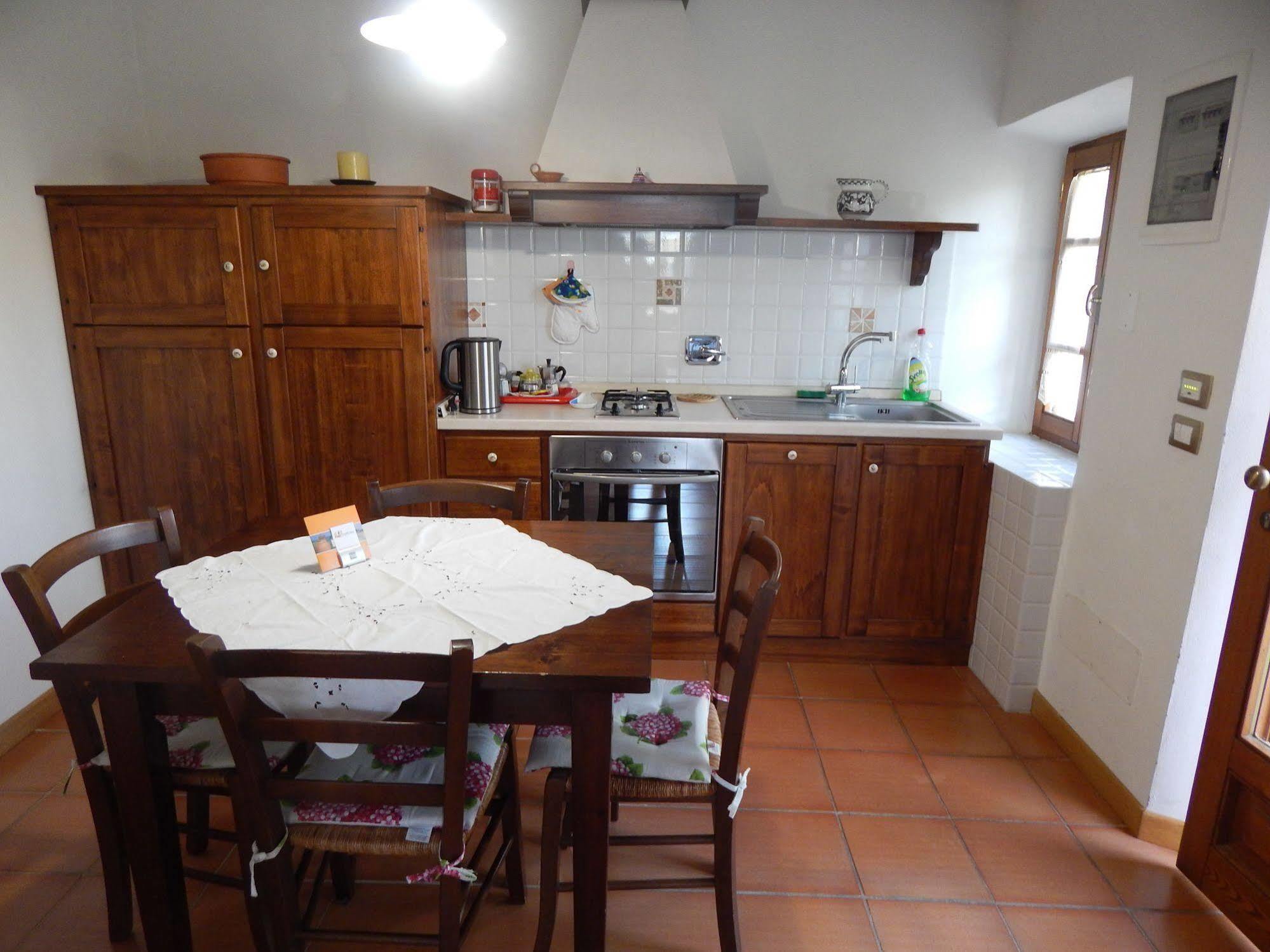 Fullino Nero Rta - Residenza Turistico Alberghiera Siena Exterior foto