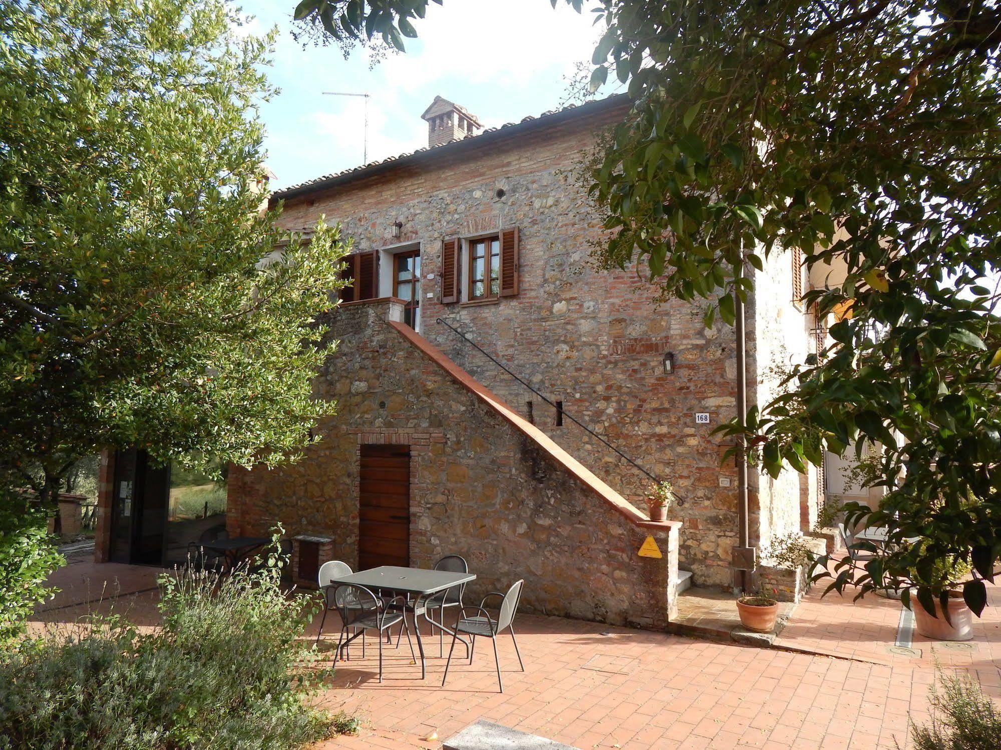 Fullino Nero Rta - Residenza Turistico Alberghiera Siena Exterior foto
