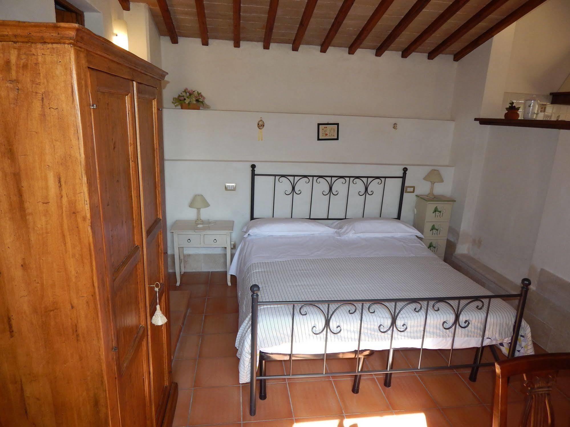 Fullino Nero Rta - Residenza Turistico Alberghiera Siena Exterior foto