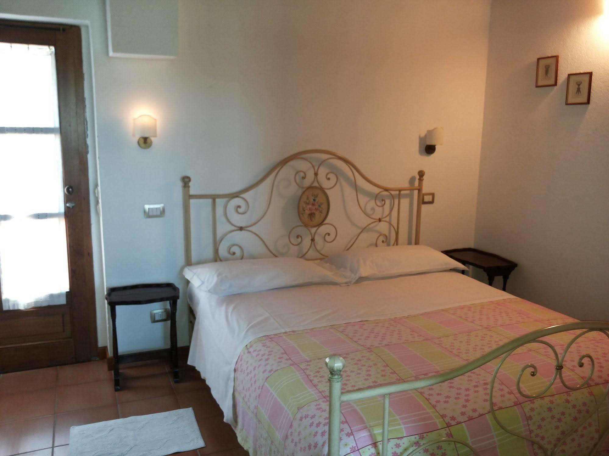 Fullino Nero Rta - Residenza Turistico Alberghiera Siena Exterior foto