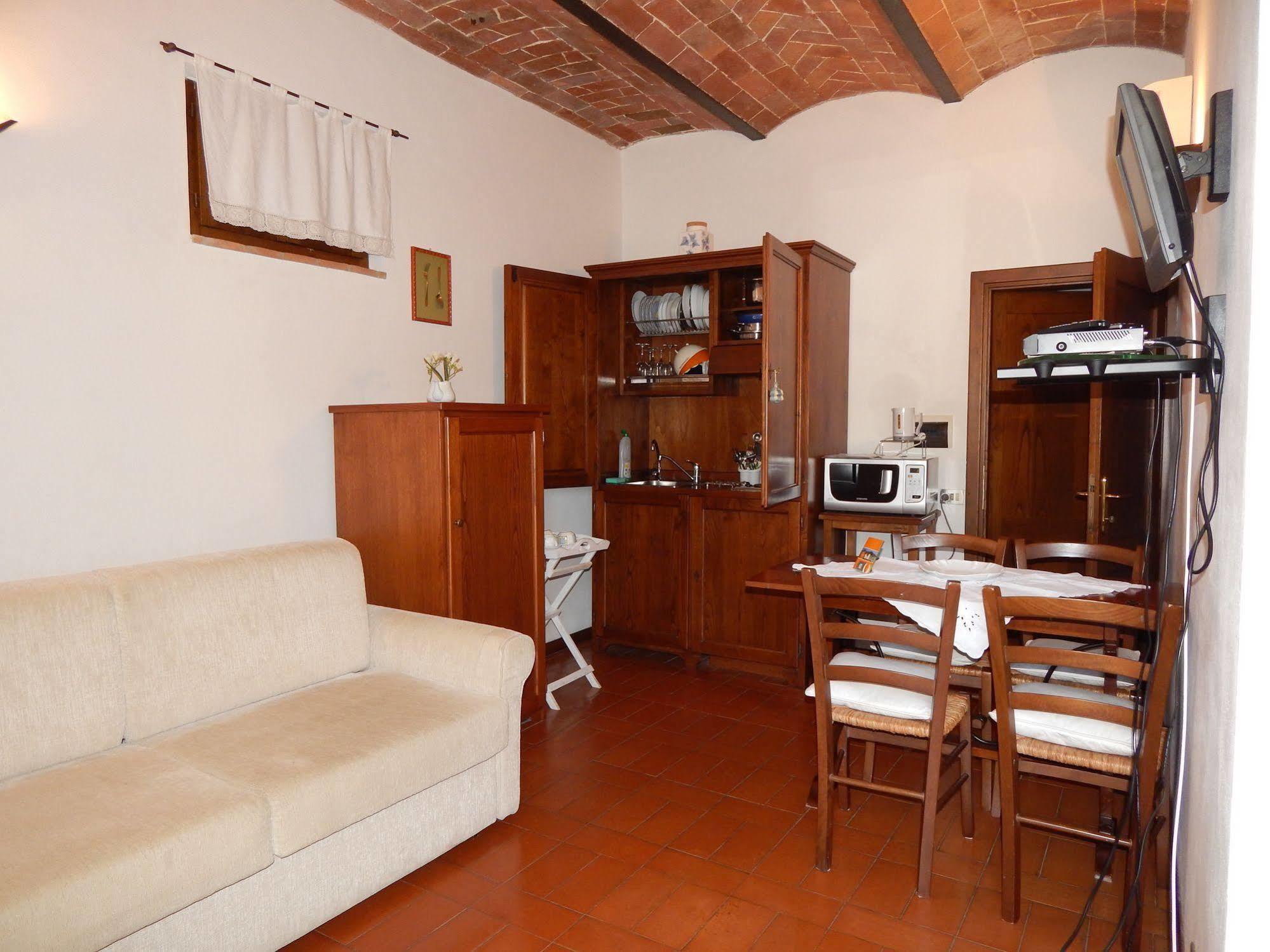 Fullino Nero Rta - Residenza Turistico Alberghiera Siena Exterior foto
