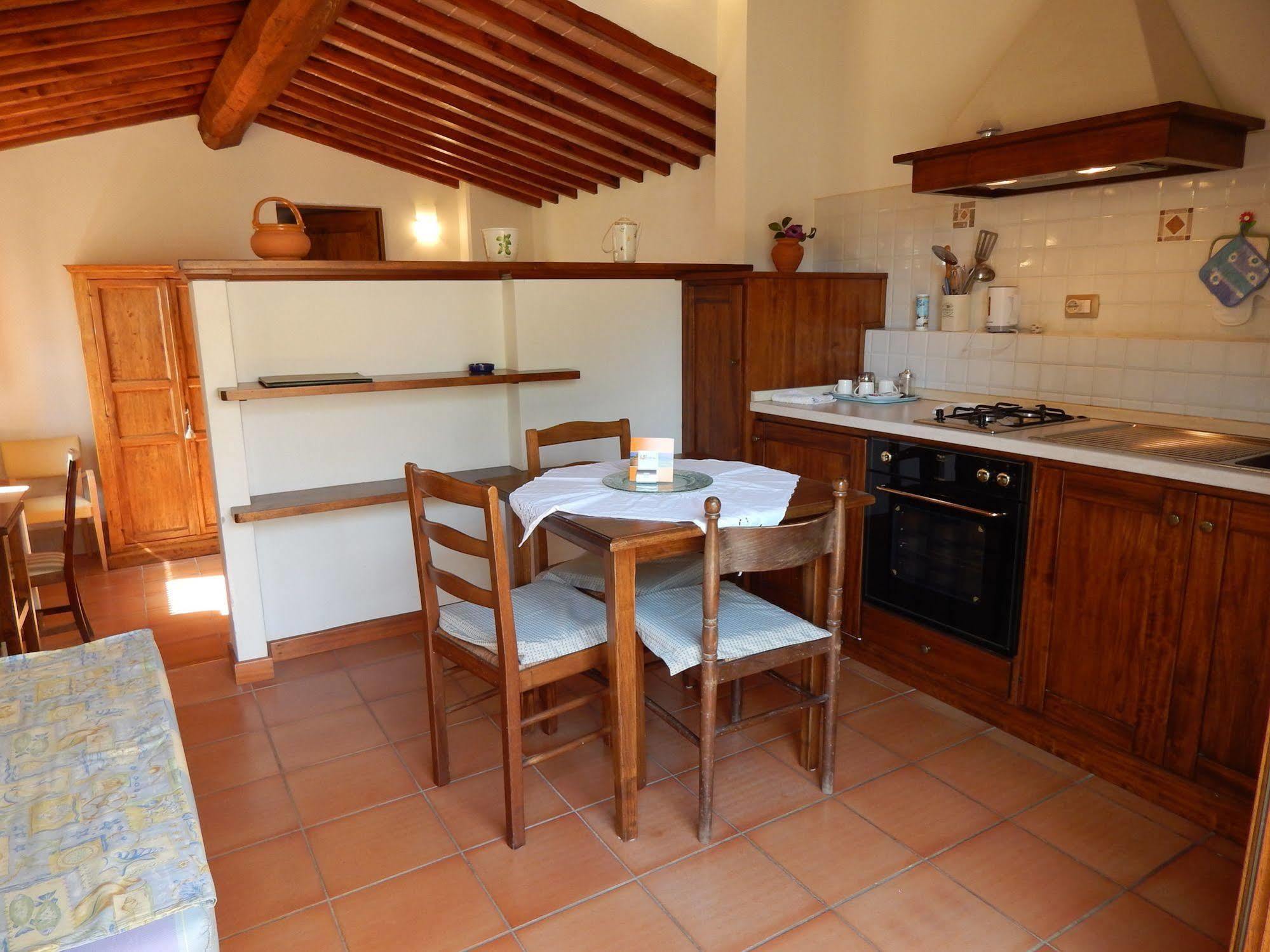 Fullino Nero Rta - Residenza Turistico Alberghiera Siena Exterior foto