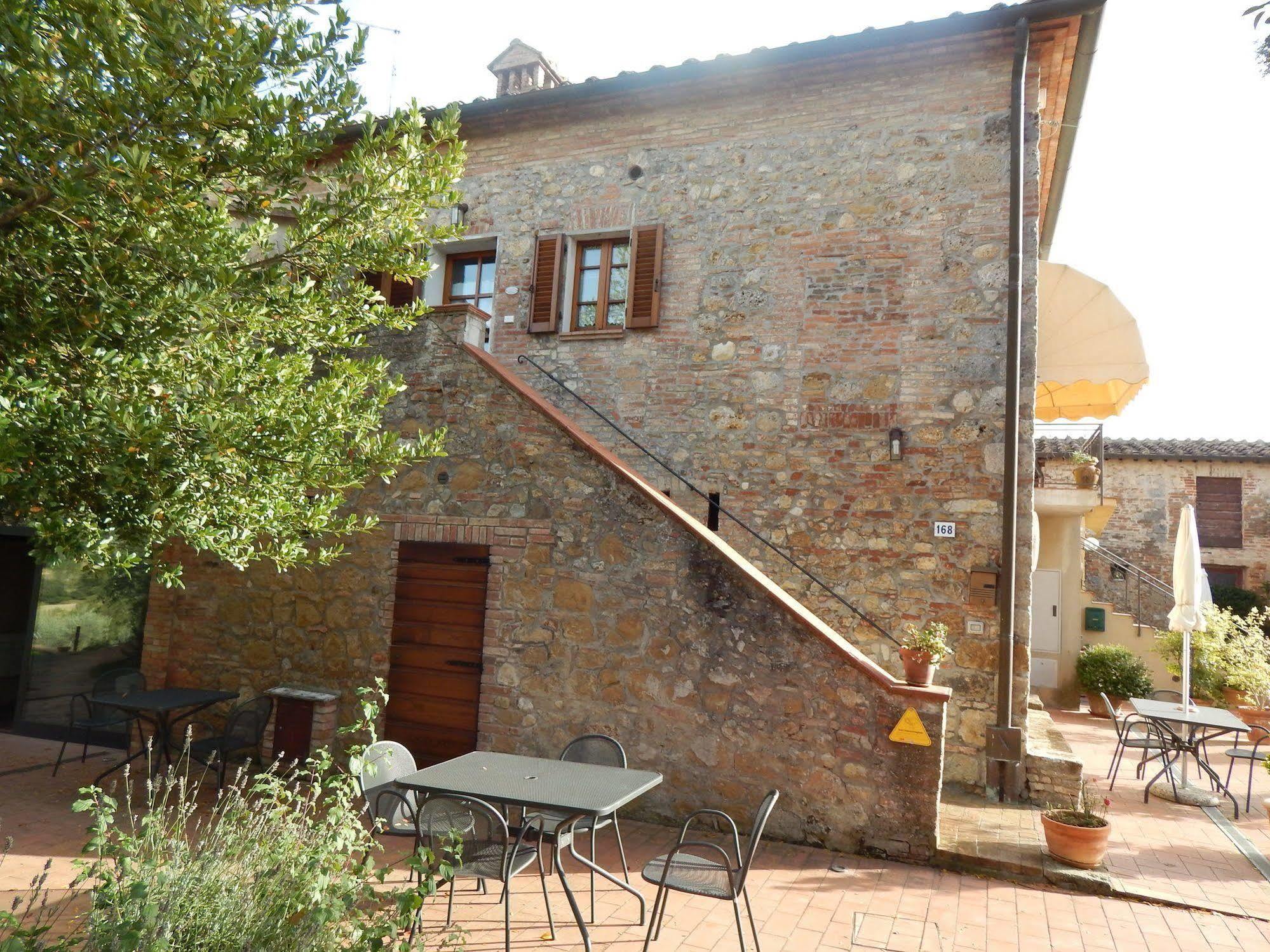 Fullino Nero Rta - Residenza Turistico Alberghiera Siena Exterior foto