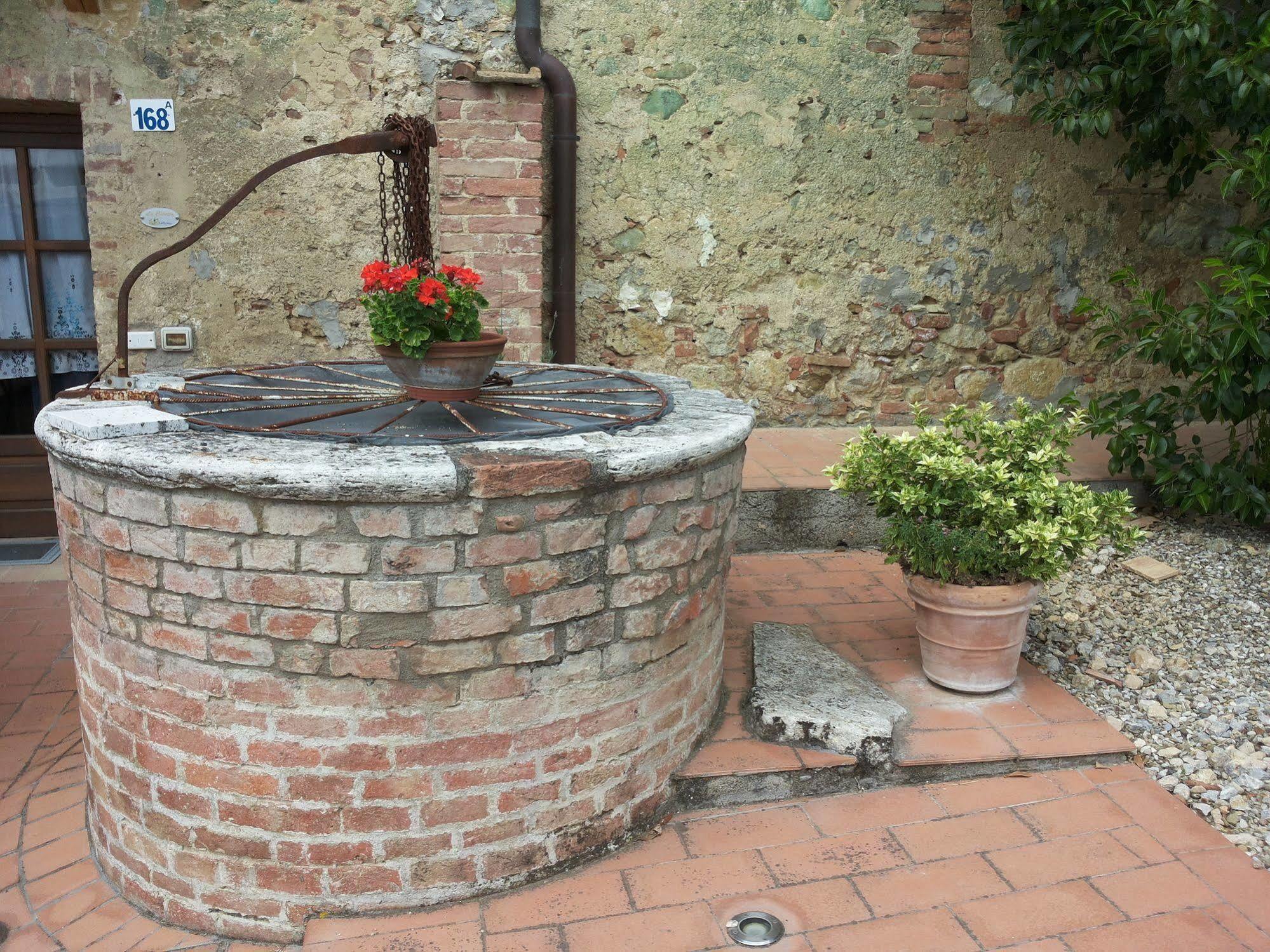 Fullino Nero Rta - Residenza Turistico Alberghiera Siena Exterior foto